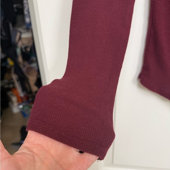 Abercrombie & Fitch Deep Red Long Sleeve Tee - Picture 5 of 7